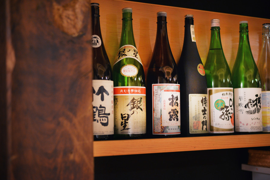 オーナーが愛する日本酒神亀（しんかめ）を並べて